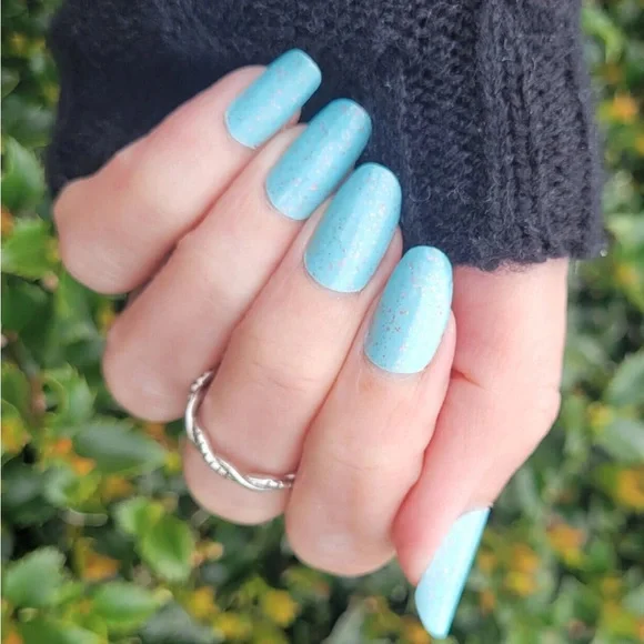 *Exclusive* Color Street: River Fairy | Turquoise Glitter Pastel Spring Summer - Picture 2 of 11